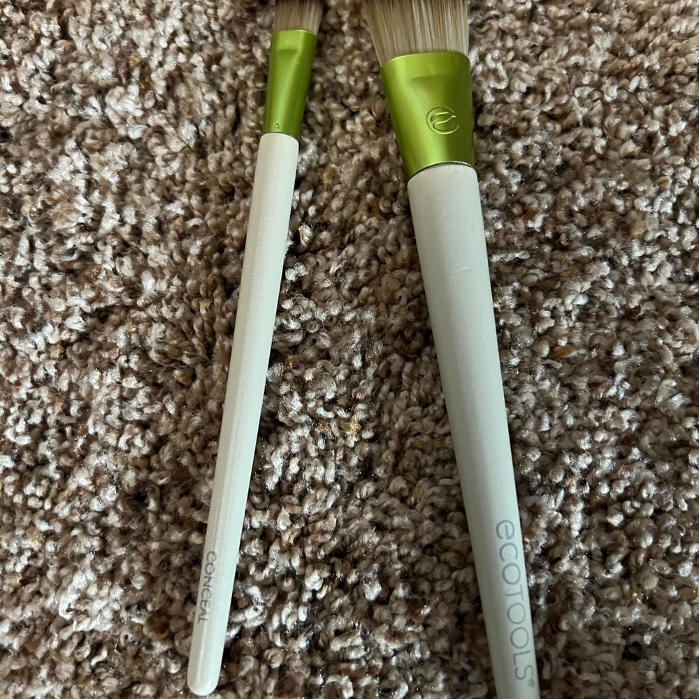 2 NWOT Eco Tools brushes